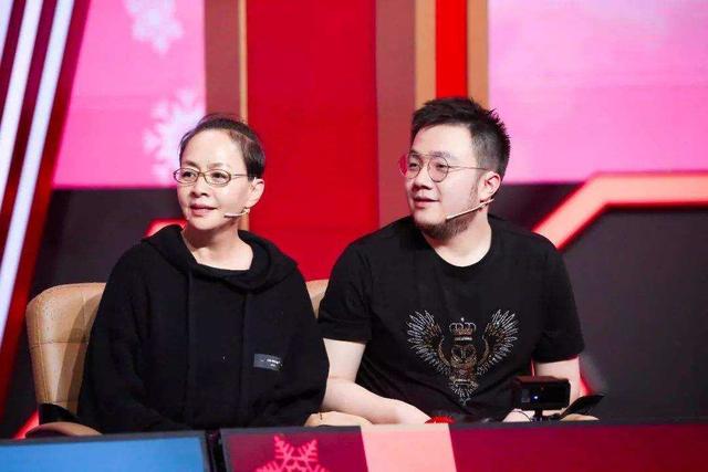 与宋丹丹离婚后，英达14年来对巴图不闻不问，是“渣”还是通透？