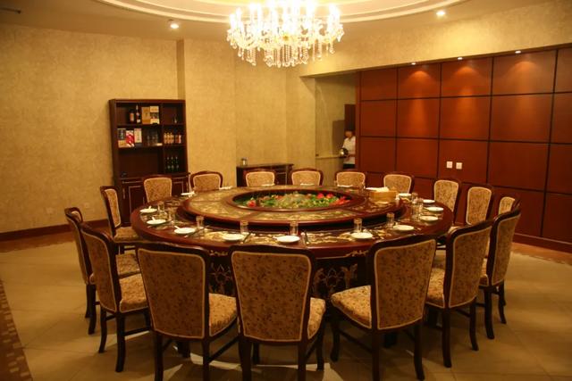 男神节是几月几日，男神节是几月几号（这个情人节就是想“泡”你）