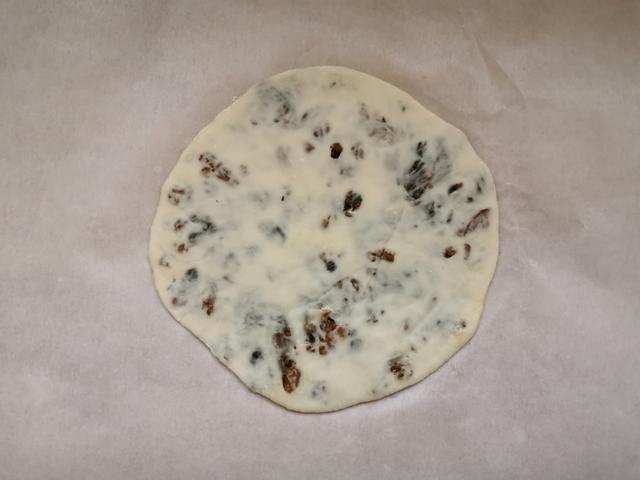 做梅干菜烤饼方法，烤梅干菜饼的做法（教你做又香又脆的梅干菜烧饼）