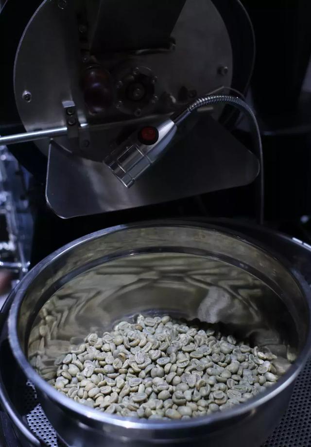  咖啡烘焙四个步骤，揭秘：咖啡烘焙的奇妙过程 