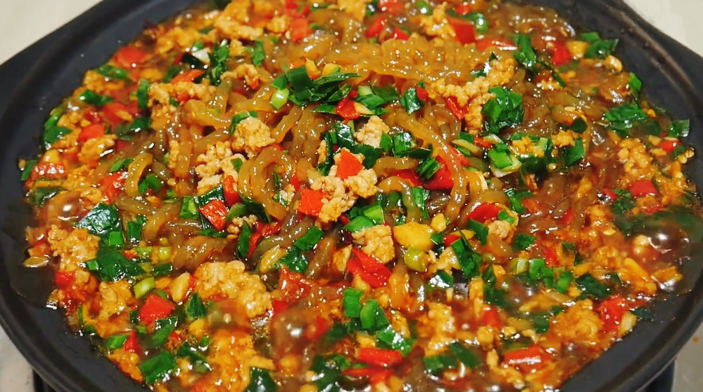 【香辣砂鍋粉條】做法步驟圖 開胃又下飯 愛吃粉條的要趕緊收-起舞食譜網