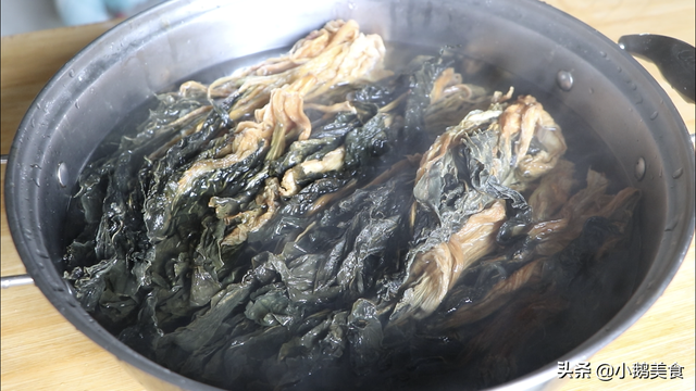 干菜包子馅的家常做法，干菜包子这样调馅真好吃