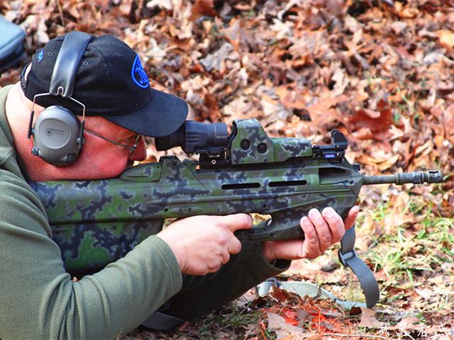 德龙f2000，陕汽德龙F2000和F3000（军事丨比利时FS2000民用步枪）