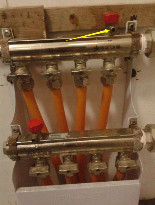 地暖不热怎么放水图解，地暖不热怎么放水才能热视频（地暖放水半天温度不回升）