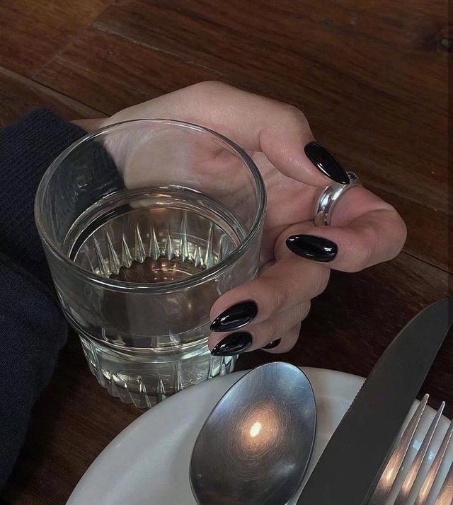 熬夜睡不着文案，失眠睡不着发的朋友圈文案