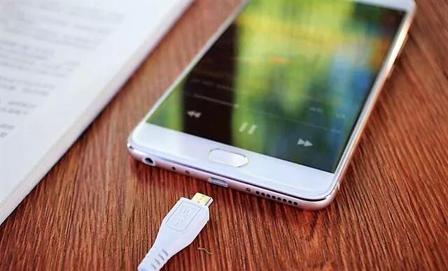 双引擎闪充什么意思,iqoo超级快充和双引擎闪充区别 双引擎闪充什么意思,iqoo超级快充和双引擎闪充区别