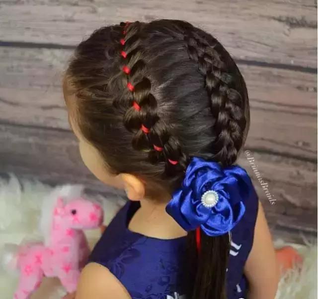 鱼骨辫的编法,鱼骨辫的编法图解步骤(宝宝各种场合的编发大教程)