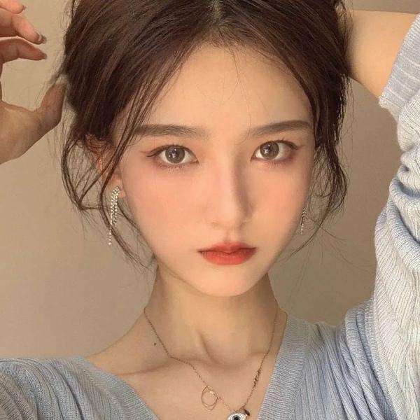 彩色头发妹妹可爱时尚，微信头像，彩色头发妹妹可爱时尚（看完图片我想染个彩虹头）