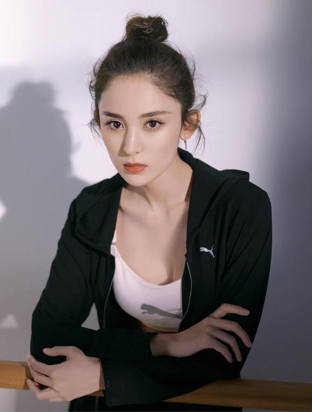 古力娜扎全名，古力娜扎传奇（新疆女明星的全名）