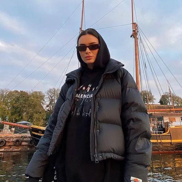 云南少数民族服饰，云南各民族的服饰（体育生羽绒服火了）