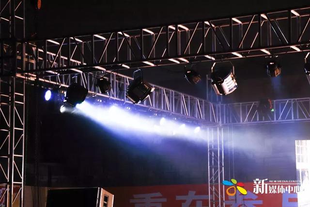 外婆的澎湖湾串词，外婆的澎湖湾串词主持人（2019元旦晚会）