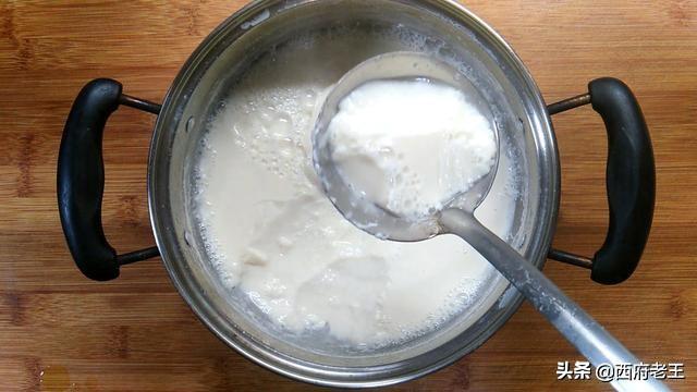 用卤水点豆腐脑，用卤水点豆腐脑一斤豆子多少用量（用内脂、石膏、盐卤在家做豆腐脑的比例和方法都在里面）