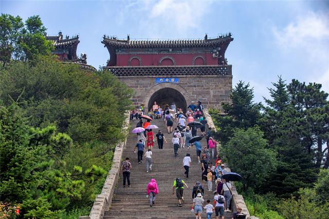 五岳之首是什么，五岳之首是什么神（五岳中泰山不算最高最险）