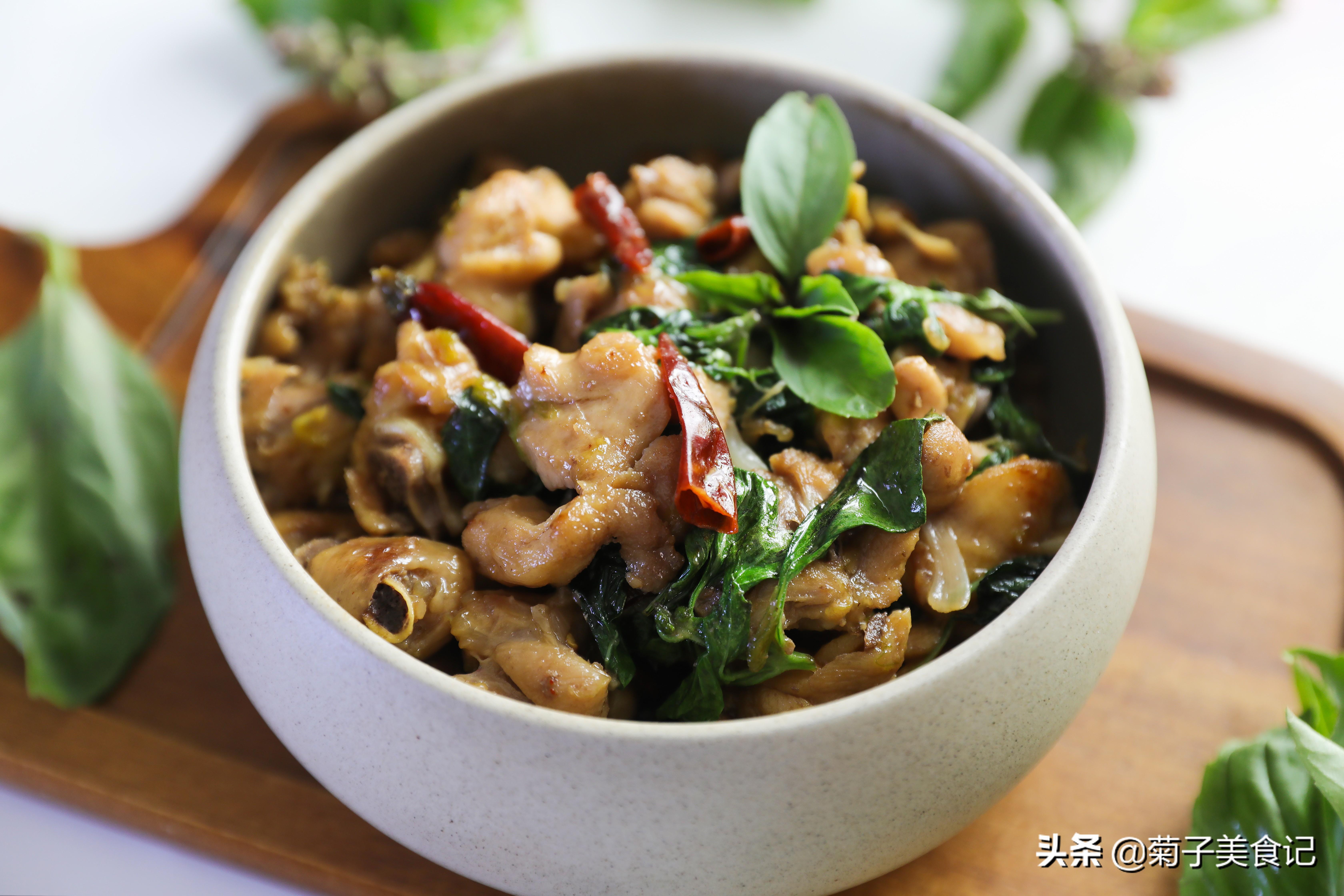 三杯鸡是哪三杯，台式三杯鸡是哪三杯（最重要的还有那香草罗勒叶）