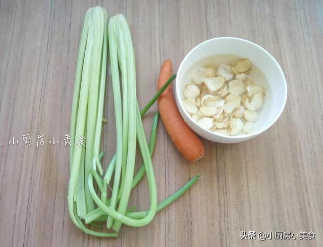 百合怎么炒好吃，炒百合怎么炒最好吃（百合炒之前要先处理一下）