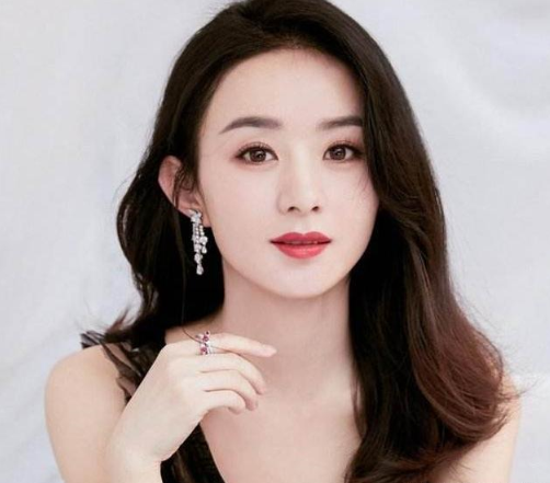 赵丽颖的弟弟赵建飞，赵丽颖的亲弟（陈慧琳：他就是我的粘贴）