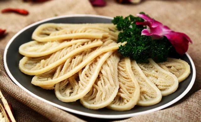 牛有几个胃，牛有几个胃子（牛的四个胃都有啥用）