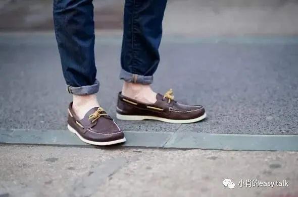 皮鞋光脚穿还是穿袜子，皮鞋光脚穿还是穿袜子好看（着装小贴士-鞋、袜、长裤的搭配）
