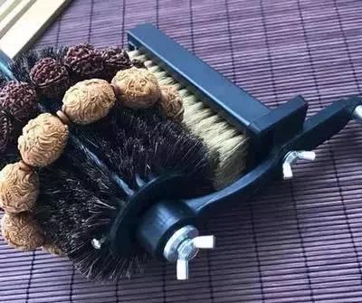 文玩为什么要用猪鬃刷，文玩为什么要用猪鬃刷子（文玩刷子为什么要用野猪鬃毛）