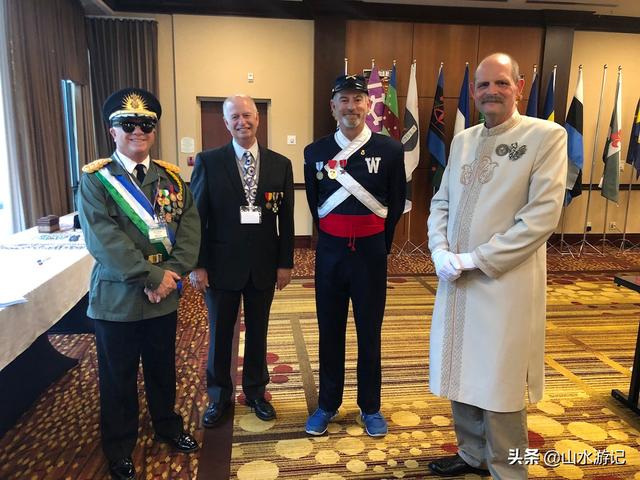 纸牌国中的鸟是什么鸟，纸牌国讲的是什么鸟（美国也有个“国中之国”）