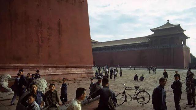 1981年属鸡人永远最旺的数字，1981年属鸡的幸运数字和颜色（时光记忆：1981年的中国）