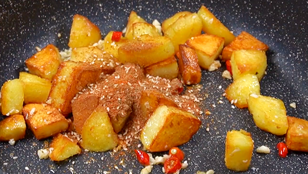 圖片[6]-【鍋巴土豆】做法步驟圖 香辣焦香酥脆 2元一大盆-起舞食譜網