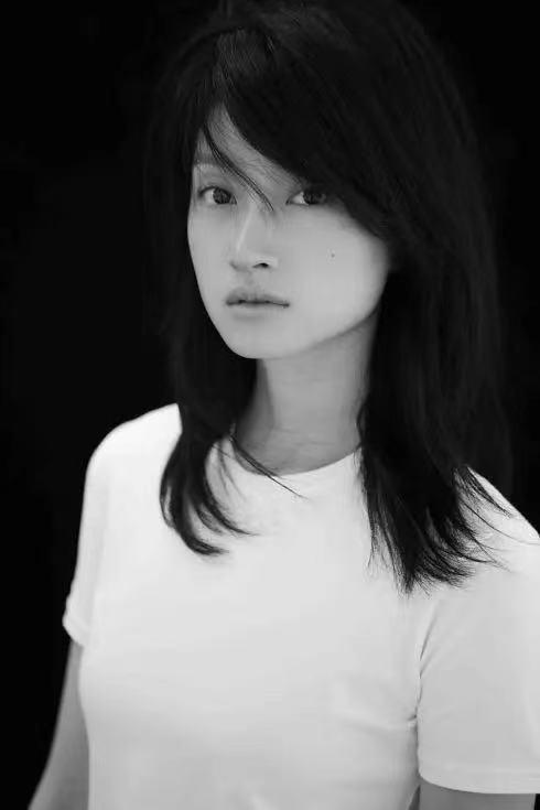 猎狼人的演员，猎狼人的演员表全部演员（《猎狼者》朱亚文老婆三年后复工）