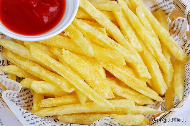 自制薯条制作方式，自己制作薯条的方法（厨师长教你炸薯条）
