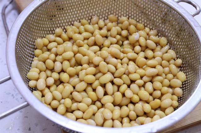 豆腐花的制作方法，豆腐花的制作方法和配料石膏（晚上泡1把黄豆）