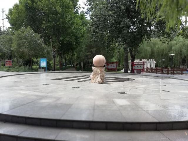 太阳地球月亮运行图，地球月球运动轨迹图（公园虽小，历史文化元素不少）