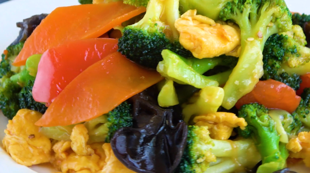 【西蘭花炒雞蛋】做法步驟圖 教你新做法 脆嫩入味-起舞食譜網