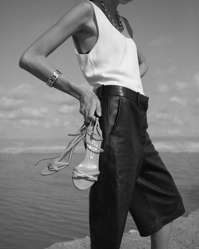 腿粗穿什么短裤，腿粗应该穿什么样的短裤（显瘦竟靠一条“大短裤”）