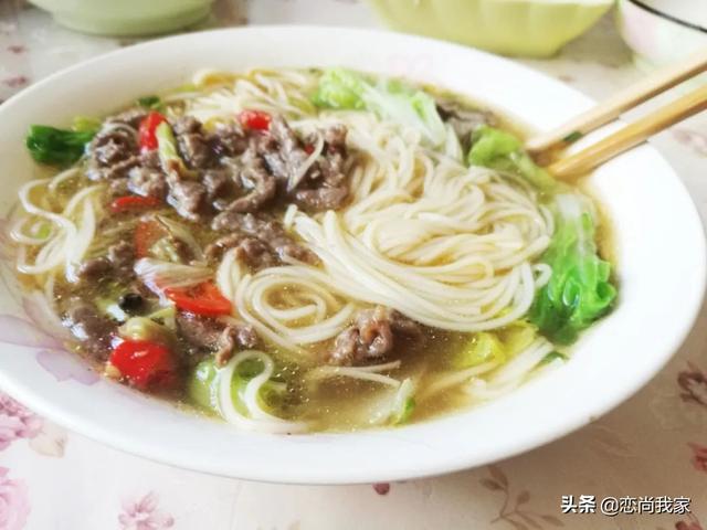 牛肉抄手餡加什麼配菜比較好,牛肉餡用什麼配菜好(早餐吃一碗熱騰騰的