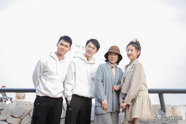 70年代时尚精英，中国70年代流行衣服（67岁穿衣真有风格）