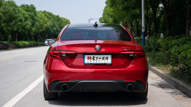 alfa romeo是什么车，alfa是什么品牌（来自意大利的浪漫与激情——阿尔法）