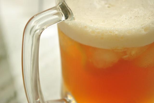 泡沫红茶的制作方法，如何泡红茶泡茶基本步骤（泡沫红茶的泡沫对人体有害吗）