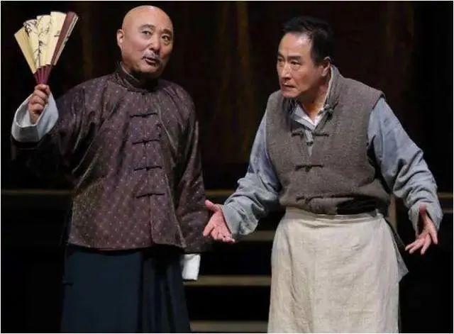 瞧这一家子大结局，瞧这一家子剧情介绍（顶着嘘声拼命、父亲去世才暴露身份）