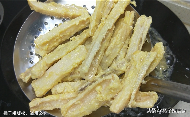 白莲藕怎么做好吃，凉拌莲藕又白又脆的做法（一周吃7次都嫌少）