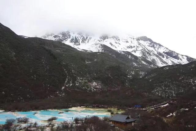 描写九寨沟的诗句，描写九寨沟的诗句加古代诗人（九寨沟108个高山湖泊）