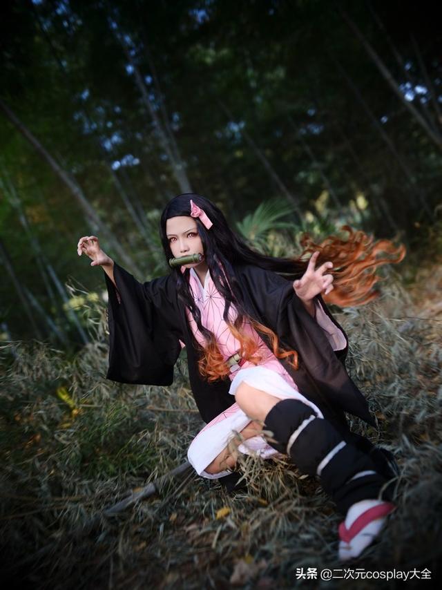 鬼灭之刃  蝴蝶忍  灶门祢豆子  画风太太太卡哇伊，微信头像，鬼灭之刃  蝴蝶忍  灶门祢豆子  画风太太太卡哇伊（《鬼灭之刃》灶门祢豆子）