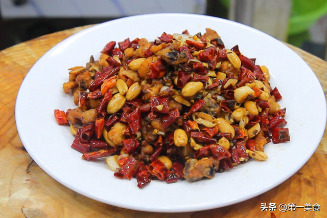 四川正宗辣子鸡的做法，炒辣子鸡怎么炒好吃（厨师长分享辣子鸡的做法和腌制配方）