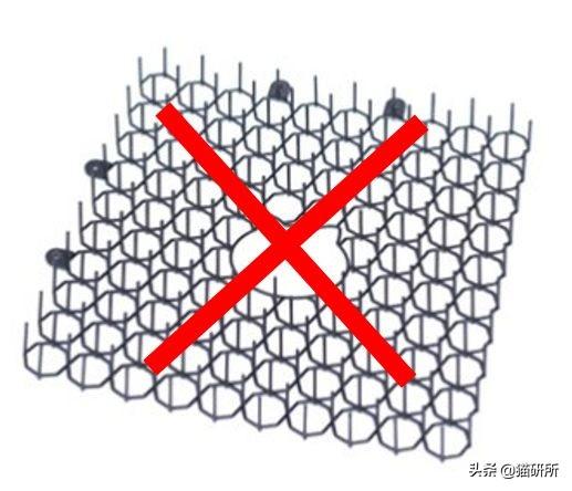 怎样防止母猫转移小猫，怎么阻止母猫叼走小猫（如何正确阻止猫咪干扰工作）