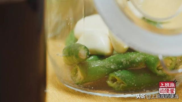 辣椒好吃下饭的做法，辣椒这样做比肉还香