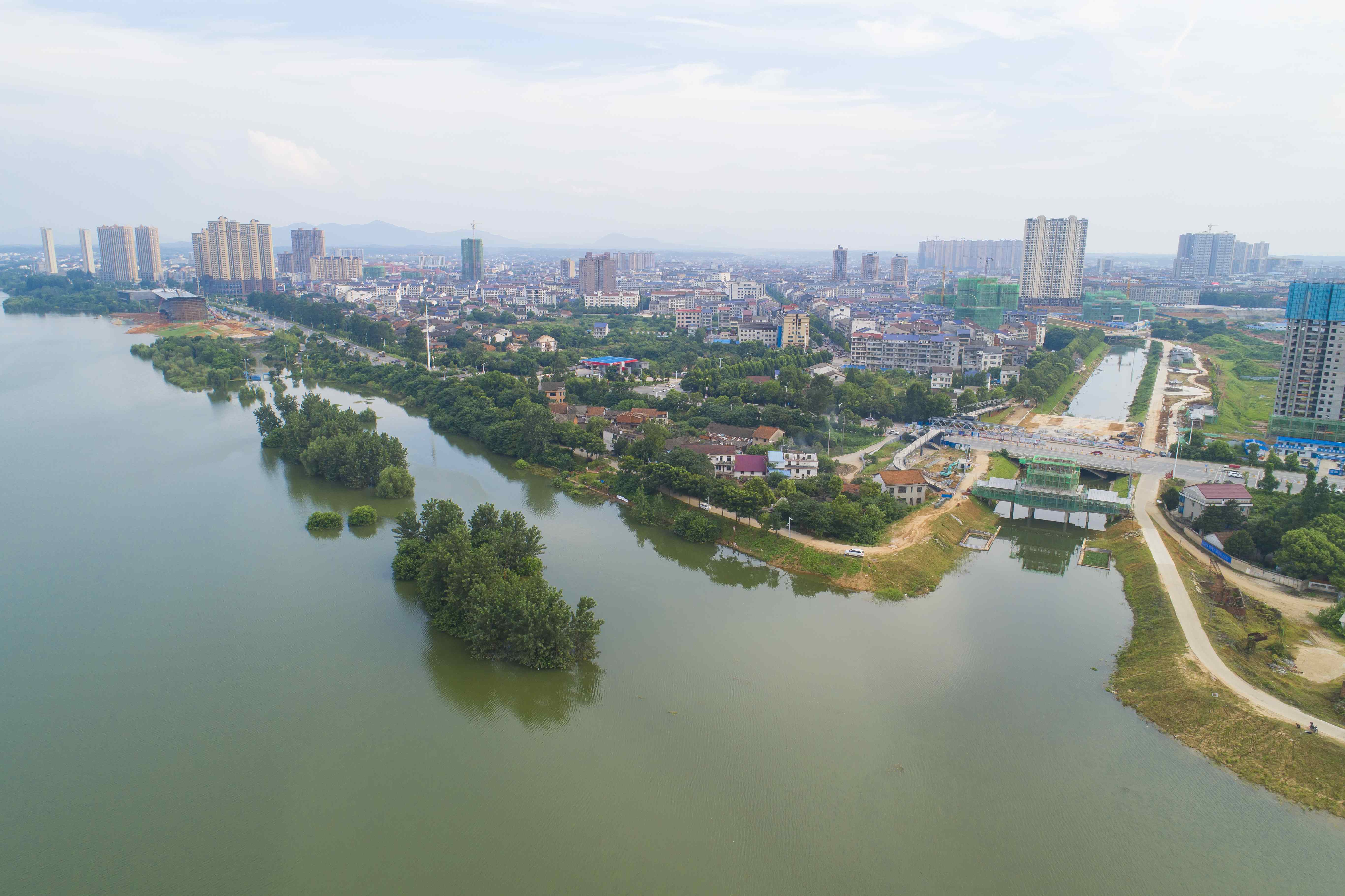汨罗江图片(图集-看!七月最美汨罗江,水清岸绿江面阔)