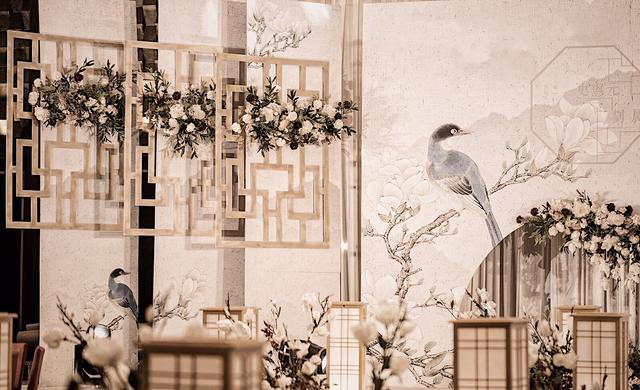 订婚穿什么衣服，订婚时穿什么衣服比较好（订婚这些事你知道吗）