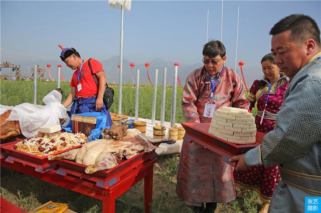 那达慕：蒙古族的传统盛会，那达慕（精彩绝伦的蒙古族盛会那达慕）