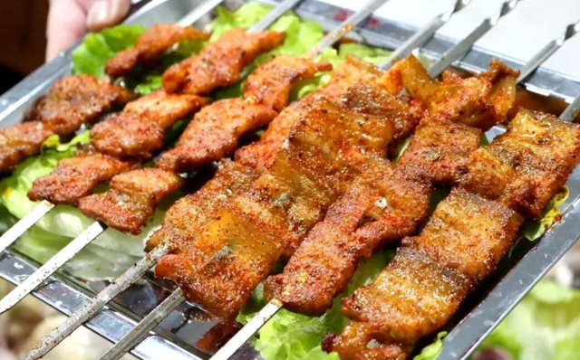 烤五花肉怎么吃最正宗，教你5种五花肉的特色吃法