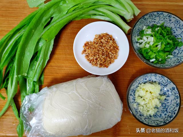 家常削面怎样做，家常刀削面怎么做（冬天就好这一口油泼刀削面）