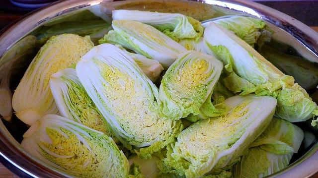腌制酸菜的配方及步骤，奶奶用了40年的腌酸菜秘方