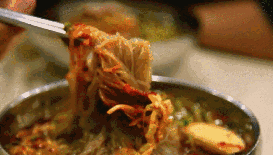 冷面是什么面做的，各地东北人吵起来啦